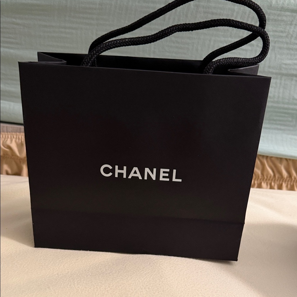 CHANEL Classic Black Gift Bag